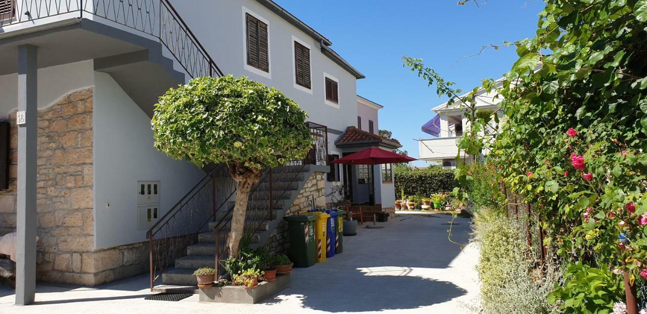 Latis Lägenhet Rovinj Exteriör bild